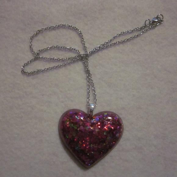 Lovindi Pieces Jewelry - NWOT.  Hot Pink Heart Nacklace